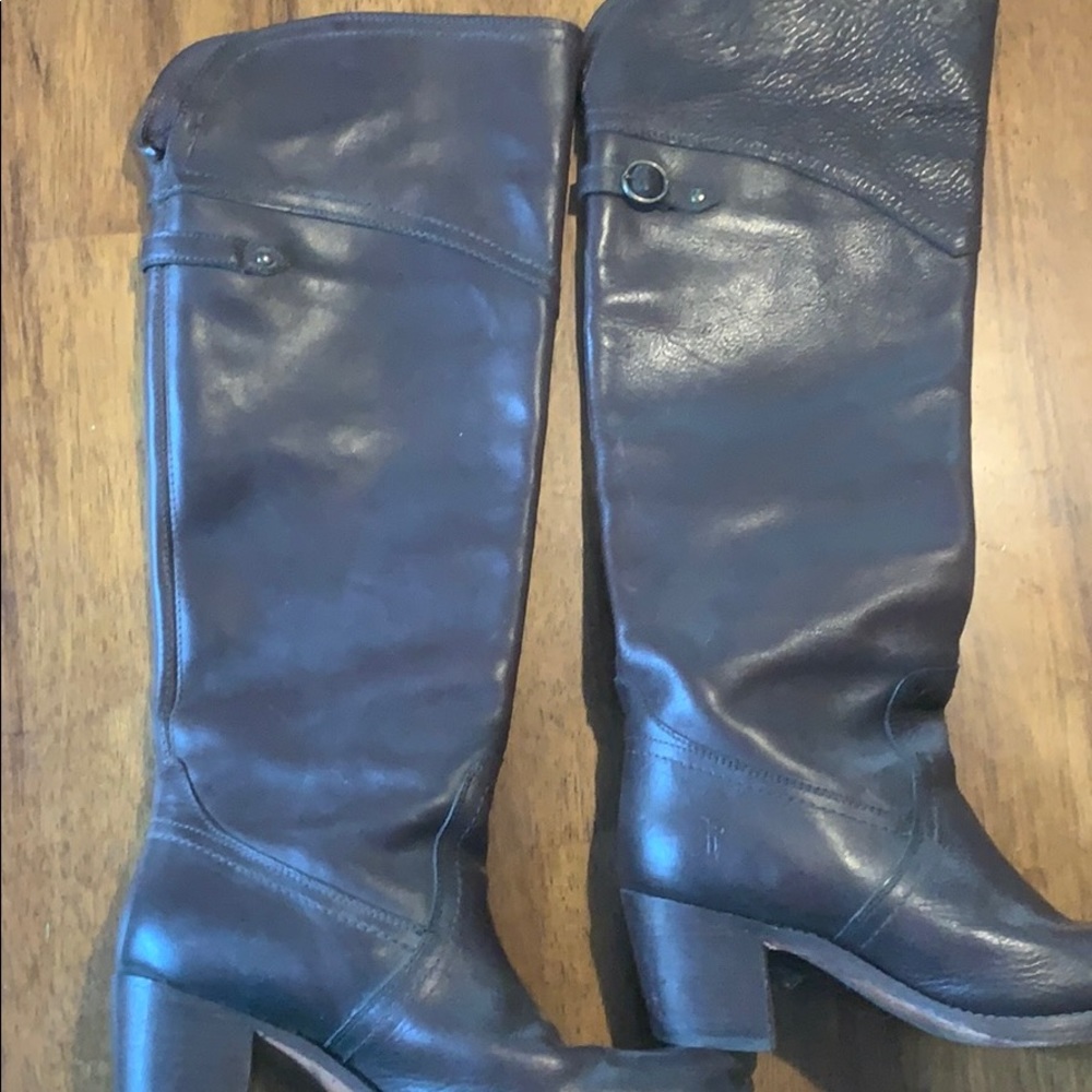 Tall riding boots